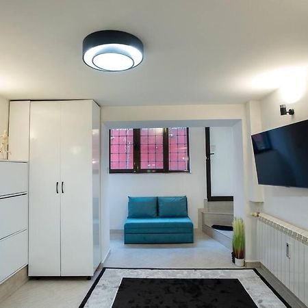 Studio With Courtyard Just Steps Away Vitosha Str صوفيا المظهر الخارجي الصورة