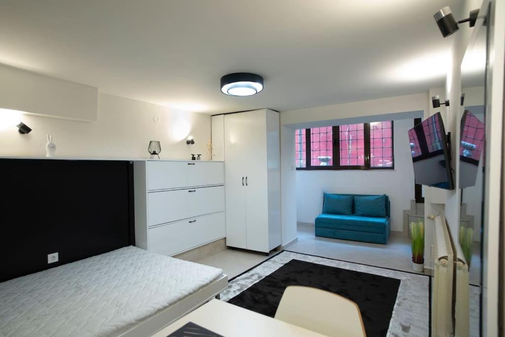 Studio With Courtyard Just Steps Away Vitosha Str صوفيا المظهر الخارجي الصورة
