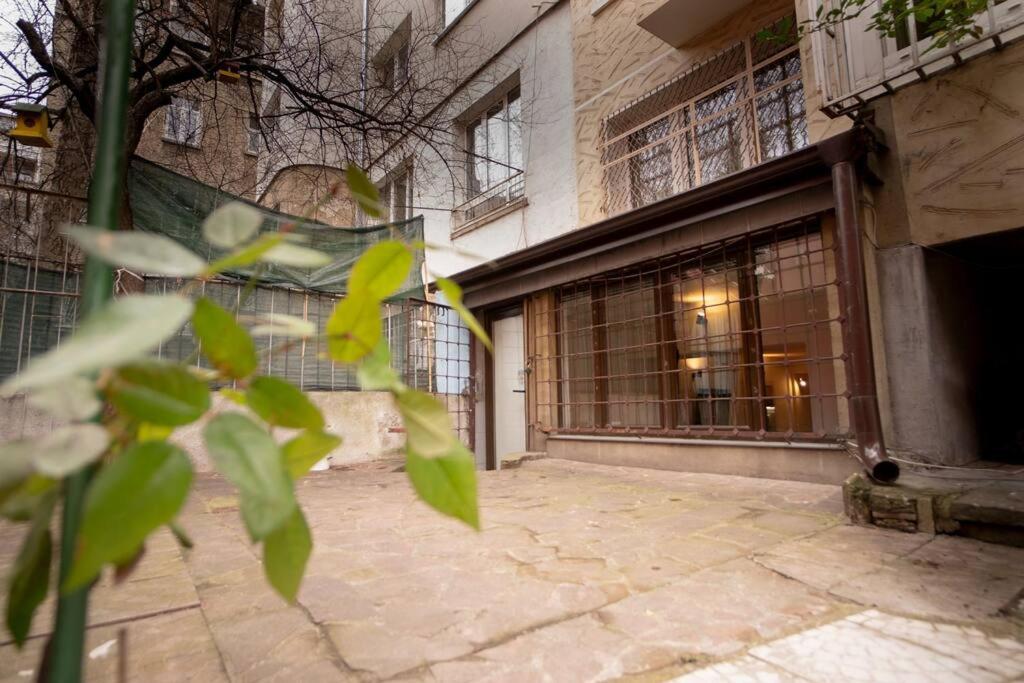 Studio With Courtyard Just Steps Away Vitosha Str صوفيا المظهر الخارجي الصورة